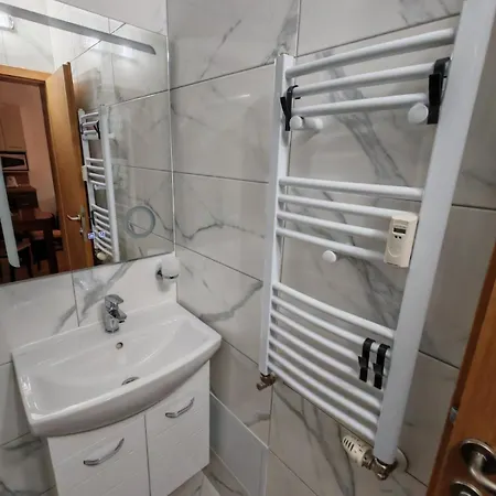 Alpine Relax Free & Pool Apartament *