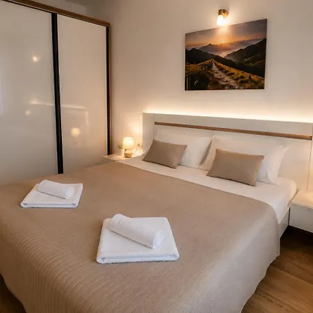 Alpine Relax Free & Pool Apartment *